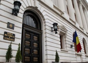 ROBOR la trei luni a scăzut la 3,03%